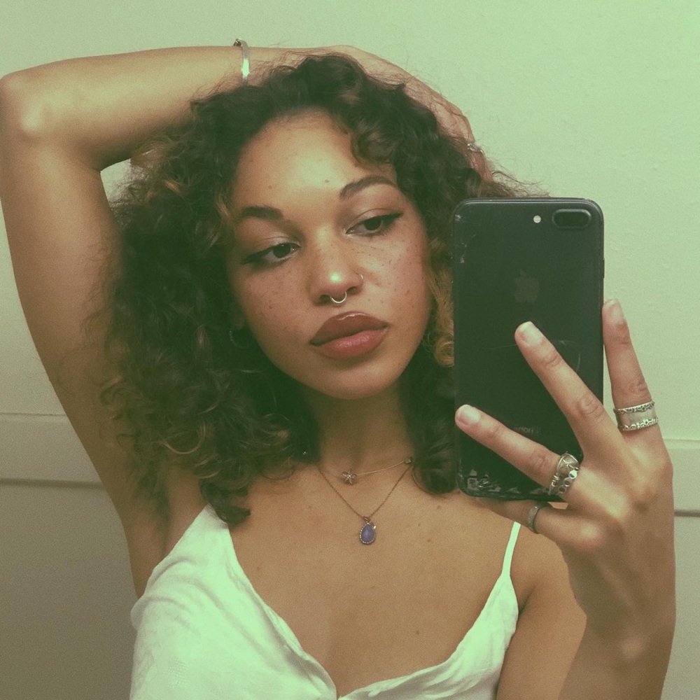 Meet your Posher, Andrya